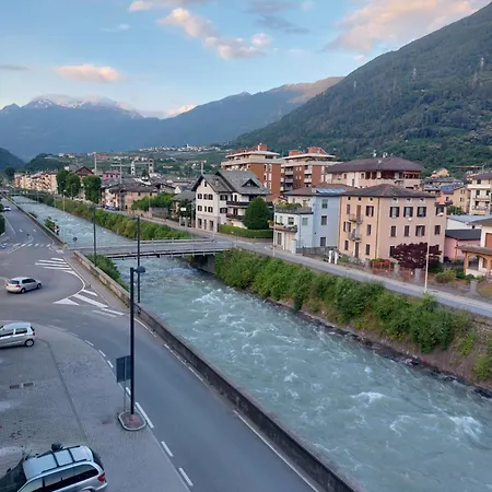 Sunshine- 2 Minutes Walk To Bernina Express